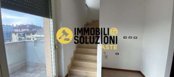 3-salle Appartement à Abbiategrasso, Italy No. 7846 4