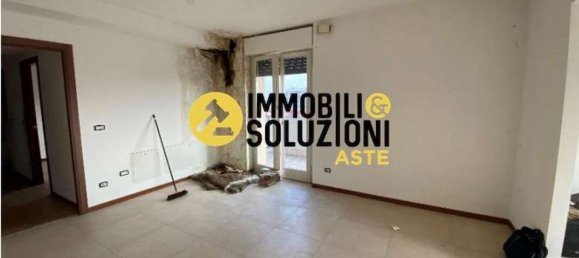 3-salle Appartement à Abbiategrasso, Italy No. 7846 2