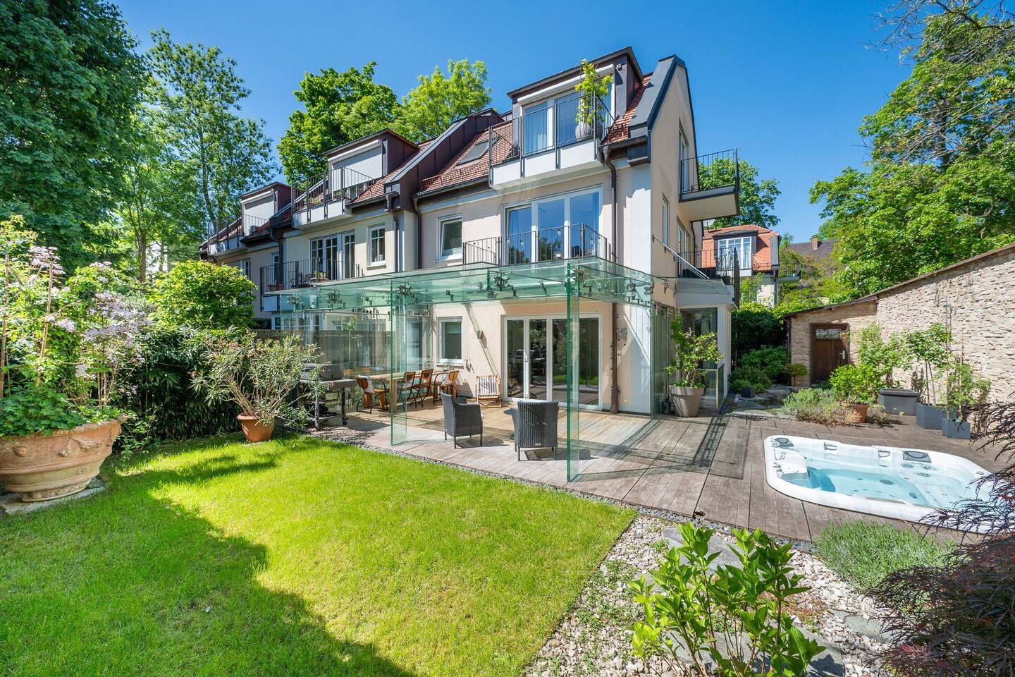 3 bedrooms Townhouse in Munich, Germany No. 320224