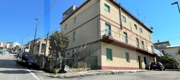 3-salle Appartement à Pescara, Italy No. 20151 2
