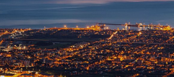 Casa de 8 divisões em Carrara, Italy N.º 48120 20
