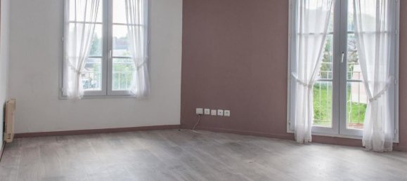 2 bedrooms Apartment in Pont-Sainte-Maxence, France No. 91243 3