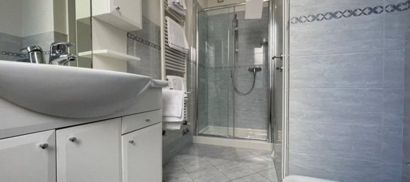 Квартира с 2 комнатами в Белладжо, Италия № 118026 18