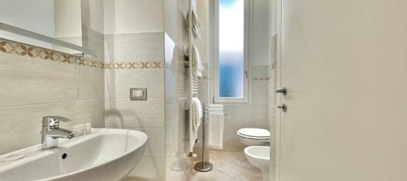 Квартира с 2 комнатами в Белладжо, Италия № 118026 16