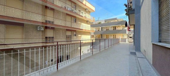 4 rooms Apartment in Triggiano, Italy No. 28436 4