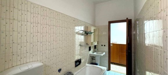 4 rooms Apartment in Triggiano, Italy No. 28436 15