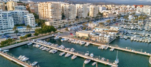 4 bedrooms Duplex in Estepona, Spain No. 146938 10