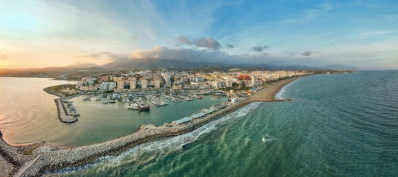 4 bedrooms Duplex in Estepona, Spain No. 146938 8