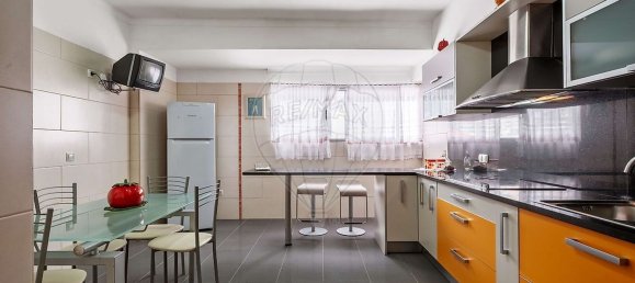 Дом с 4 спальнями в Фуншал, Португалия № 184488 2