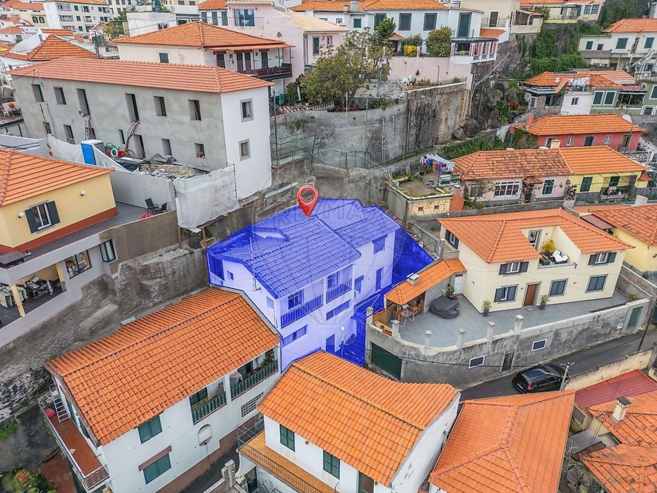 Дом с 4 спальнями в Фуншал, Португалия № 184488