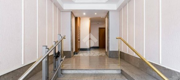 5 bedrooms Apartment in Rome, Italy No. 52354 2