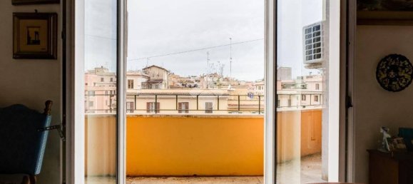 5 bedrooms Apartment in Rome, Italy No. 52354 5
