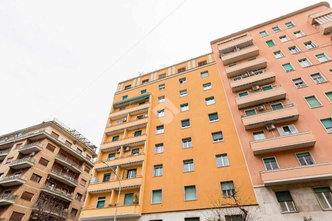 5 bedrooms Apartment in Rome, Italy No. 52354