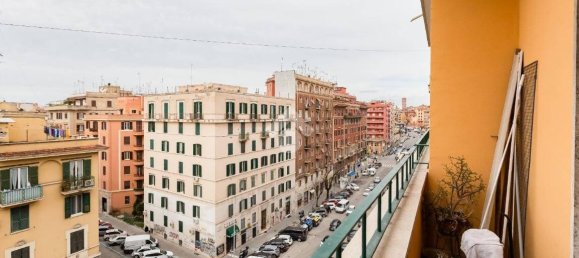 5 bedrooms Apartment in Rome, Italy No. 52354 6