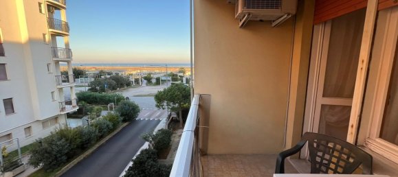 Квартира с 2 комнатами в Комаккьо, Италия № 74942 3