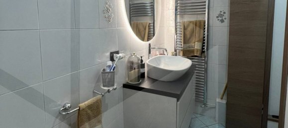 3 rooms Apartment in Bologna, Italy No. 24214 19