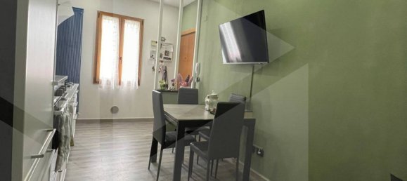 3 rooms Apartment in Bologna, Italy No. 24214 3