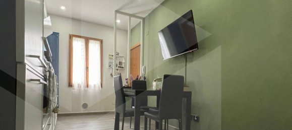 3 rooms Apartment in Bologna, Italy No. 24214 2