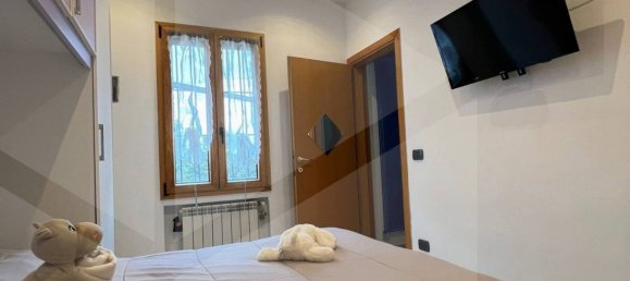 3 rooms Apartment in Bologna, Italy No. 24214 11