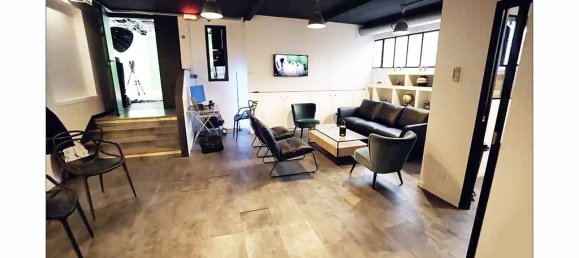 12-salle Maison à Courbevoie, France No. 180024 3