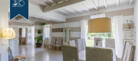 5 bedrooms House in Lucca, Italy No. 370693 40