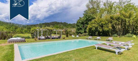 5 bedrooms House in Lucca, Italy No. 370693 14