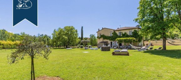 5 bedrooms House in Lucca, Italy No. 370693 17