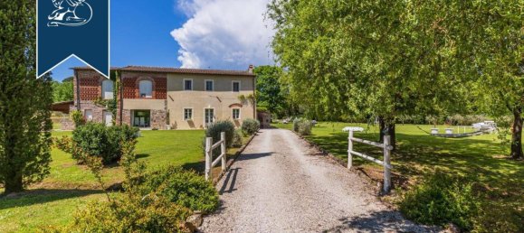 5 bedrooms House in Lucca, Italy No. 370693 34