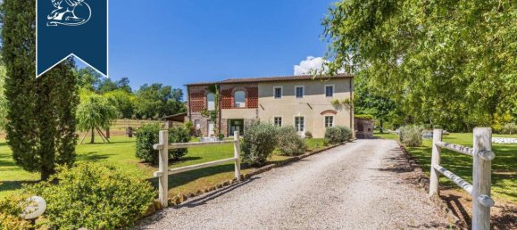 5 bedrooms House in Lucca, Italy No. 370693 33