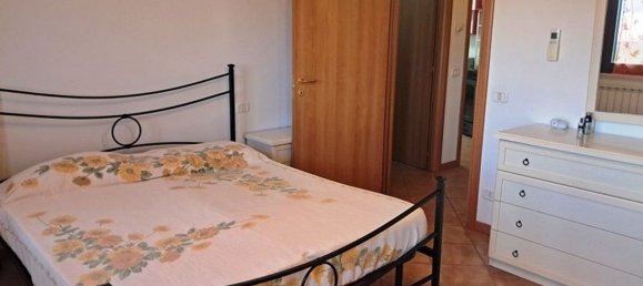 3 rooms Apartment in Città della Pieve, Italy No. 45068 2