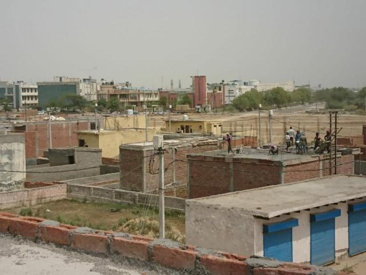 Land in Noida, India No. 33721