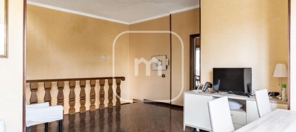 Casa de 4 divisões em Rome, Italy N.º 27164 42