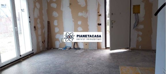 1 bedroom Apartment in Bergamo, Italy No. 313911 8