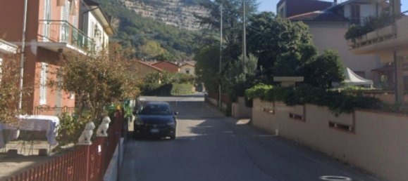 5 rooms Apartment in Lamporecchio, Italy No. 40727 2