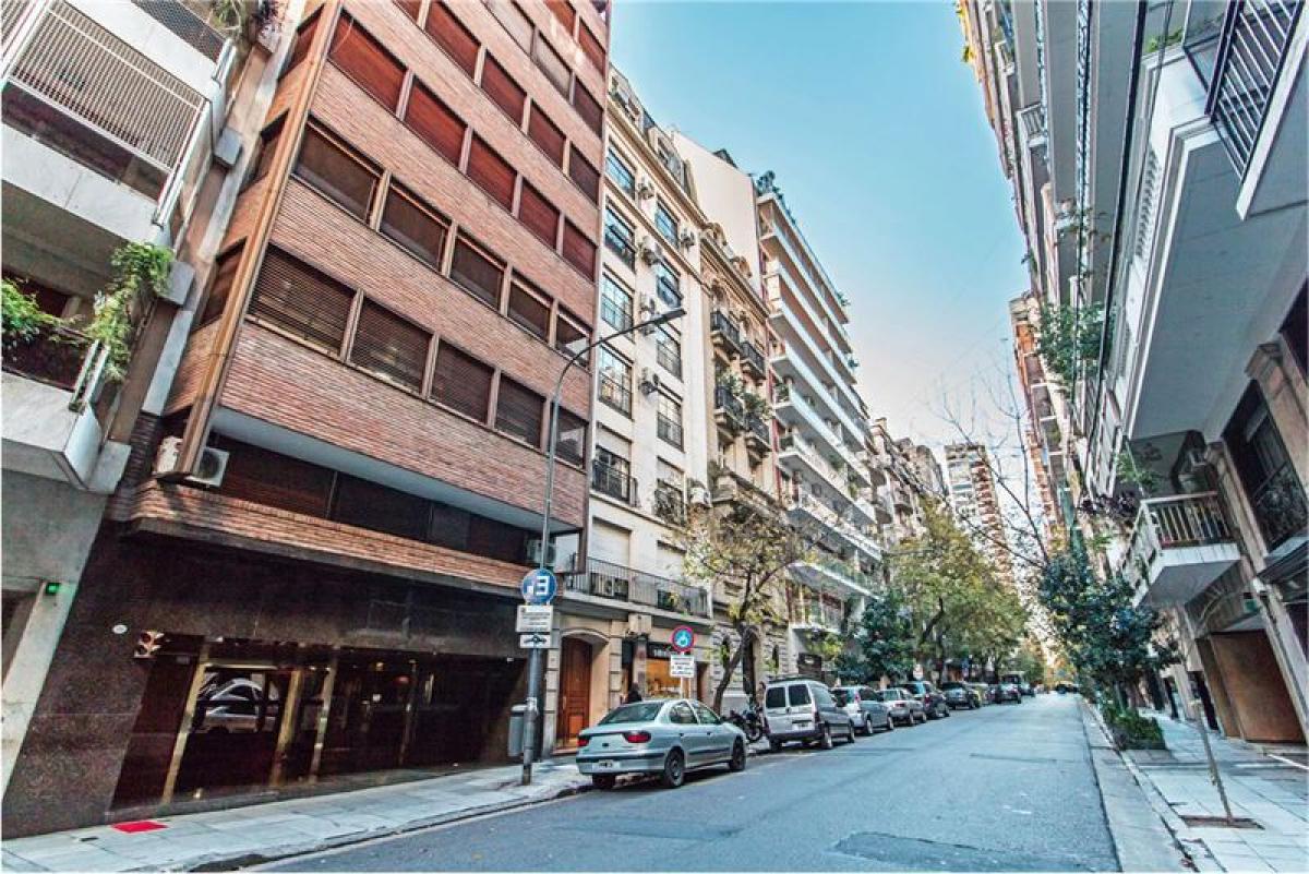 Apartamento de 3 dormitorios en Buenos Aires, Argentina No. 67279