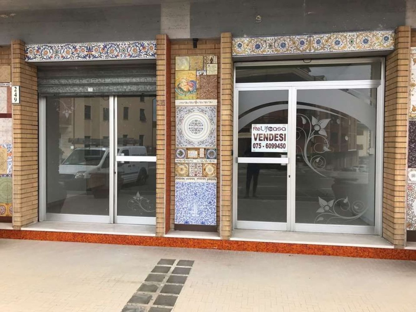 Imóvel comercial de 2 divisões em Deruta, Italy N.º 116230