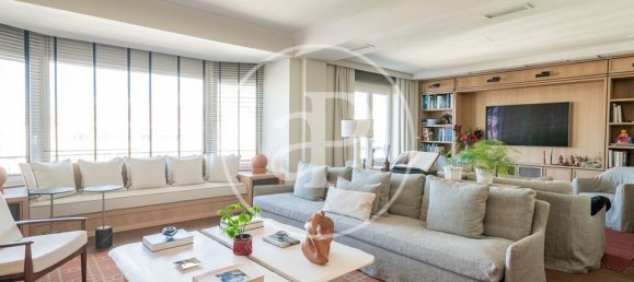 5 bedrooms Apartment in Madrid, Spain No. 179075 2