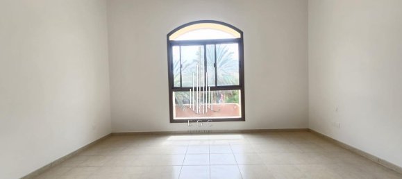 5 bedrooms Villa in Abu Dhabi Gate City, UAE No. 37690 10