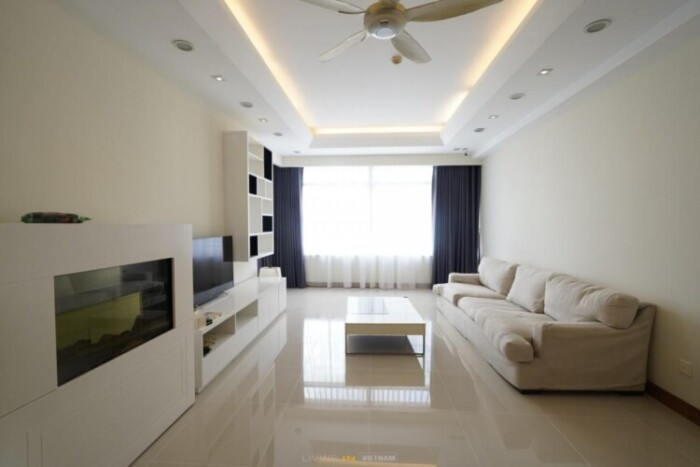 3 chambres appartement à louer à District 1, Ho Chi Minh, Vietnam № 75025