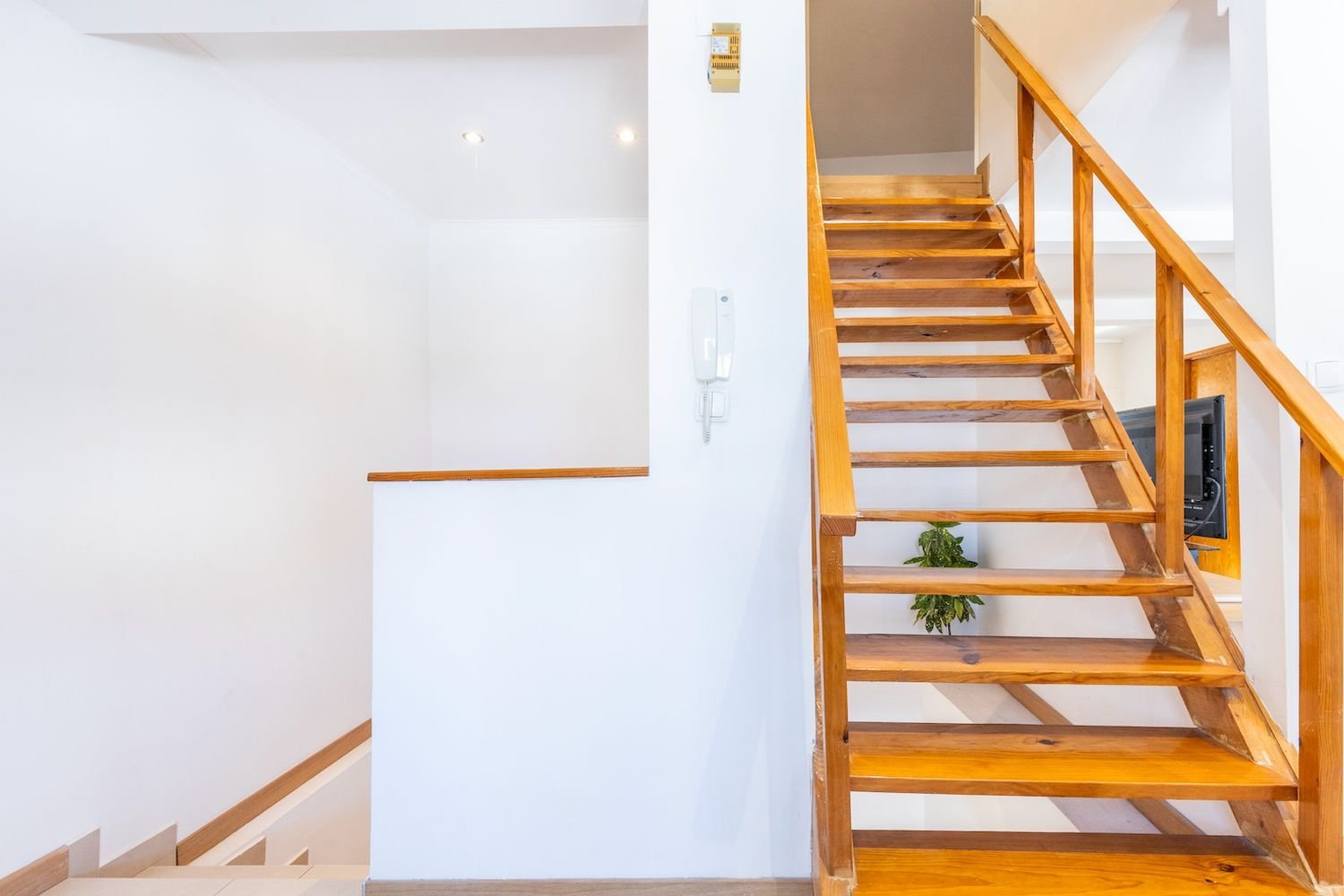 188m² Building in Lisbon, Portugal No. 278874