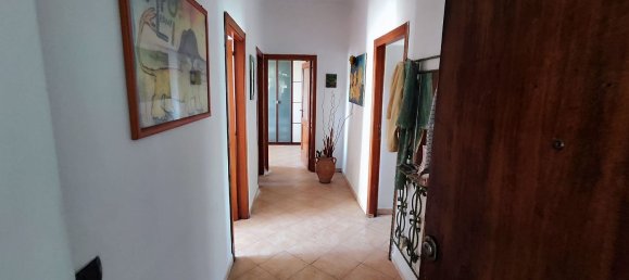 3 Schlafzimmer Wohnung in Naples, Italy, Nr. 347456 5