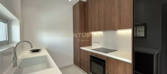 3 bedrooms Penthouse in Limassol, Cyprus No. 5696 6