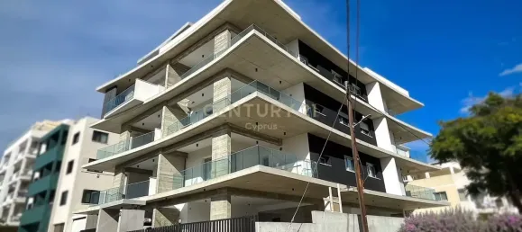 3 bedrooms Penthouse in Limassol, Cyprus No. 5696 17
