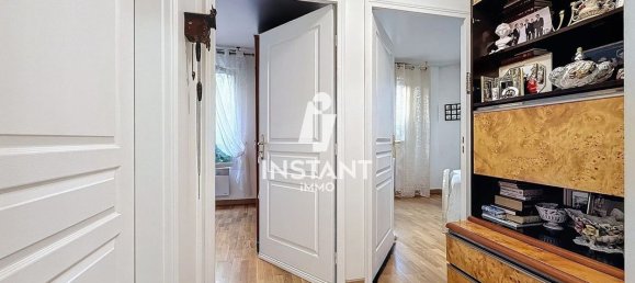 2 bedrooms Apartment in Charenton-le-Pont, France No. 173225 6