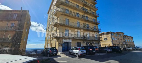 Apartamento de 3 dormitorios en Enna, Italy No. 351589 11