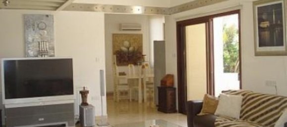 4 bedrooms Villa in Limassol, Cyprus No. 12530 5