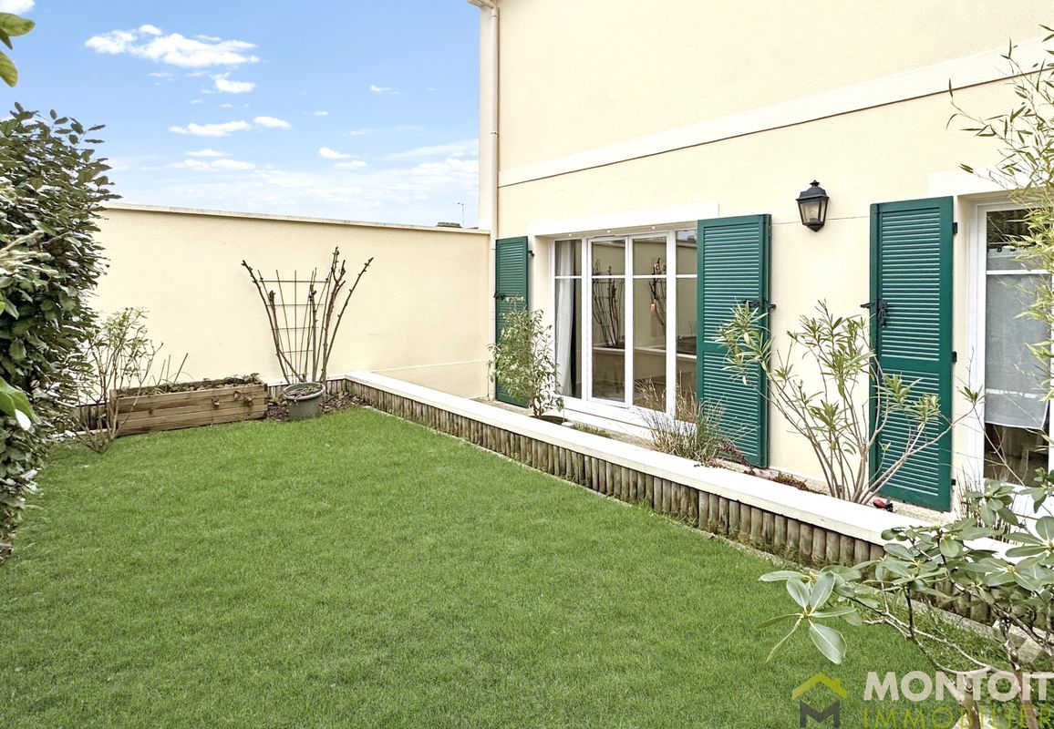 3 bedrooms Apartment in Thiais, France No. 141402