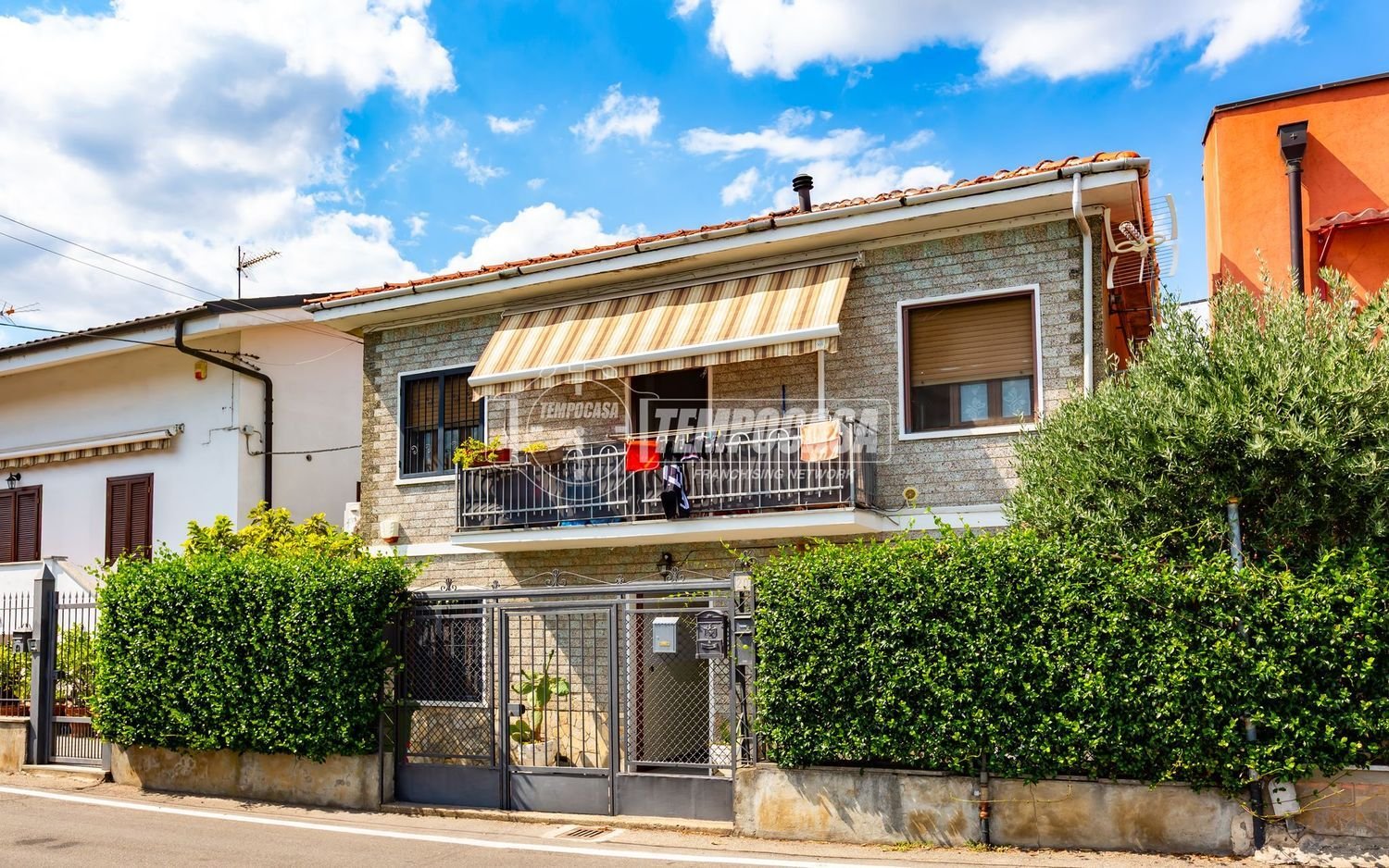 Дуплекс с 4 комнатами в Монкальери, Италия № 277892