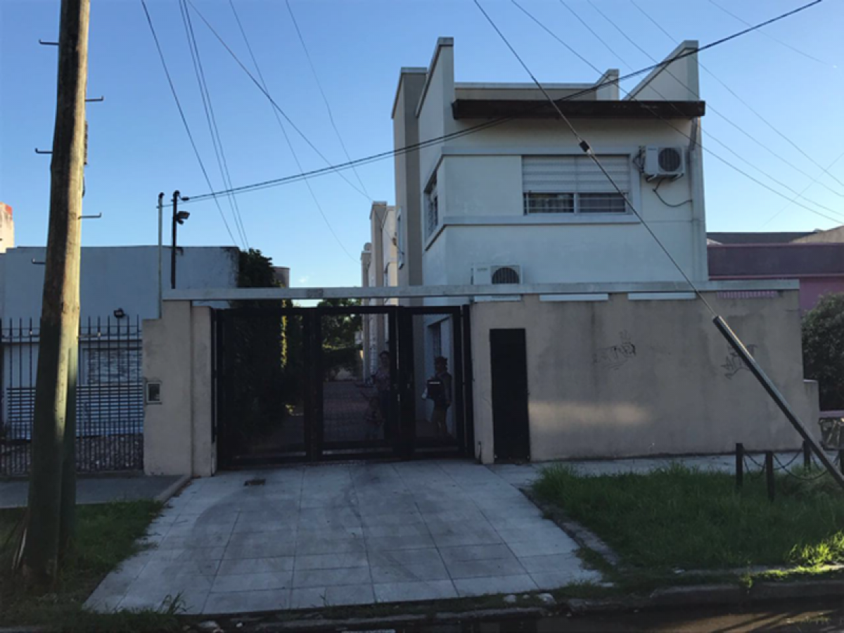 2 bedrooms House in Lomas de Zamora, Argentina No. 75297