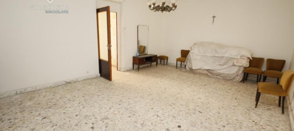 3-Zimmer Haus in Palagonia, Italy, Nr. 232390 2